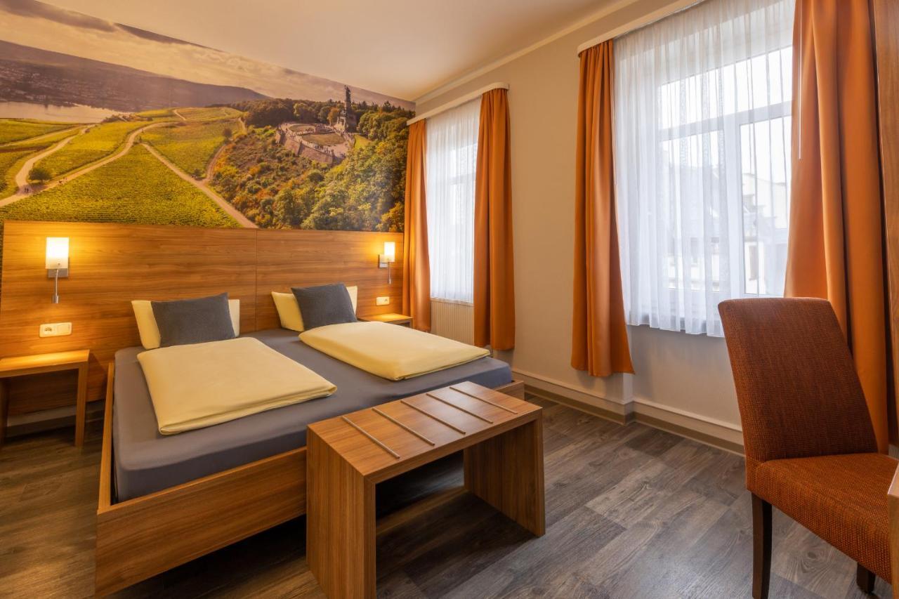 Zur Lindenau Hotel ฮูเดสไฮม์ แอม ไฮน์ ภายนอก รูปภาพ