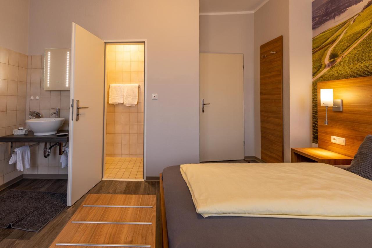 Zur Lindenau Hotel ฮูเดสไฮม์ แอม ไฮน์ ภายนอก รูปภาพ