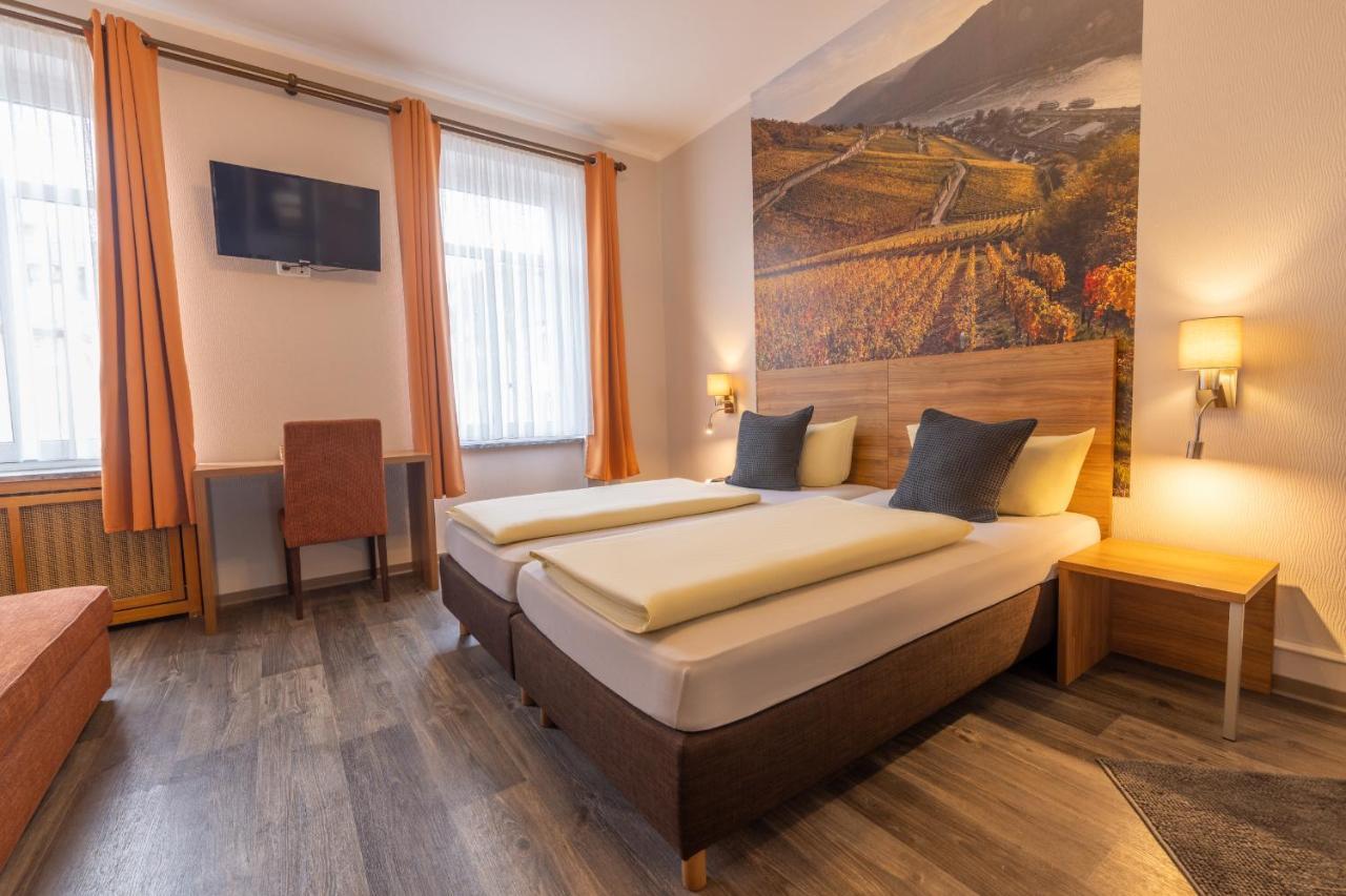 Zur Lindenau Hotel ฮูเดสไฮม์ แอม ไฮน์ ภายนอก รูปภาพ
