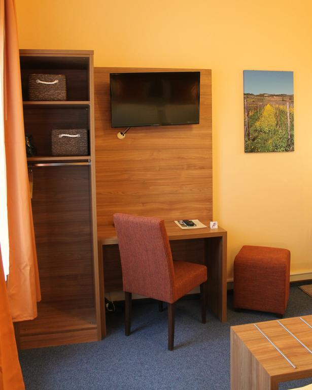 Zur Lindenau Hotel ฮูเดสไฮม์ แอม ไฮน์ ภายนอก รูปภาพ